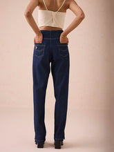 Load image into Gallery viewer, The Classic Straight Jeans BOTTOMS SUI
