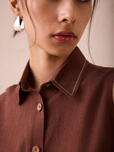 Load image into Gallery viewer, The Cocoa Sleeveless Shirt TOPS SUI
