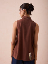 Load image into Gallery viewer, The Cocoa Sleeveless Shirt TOPS SUI
